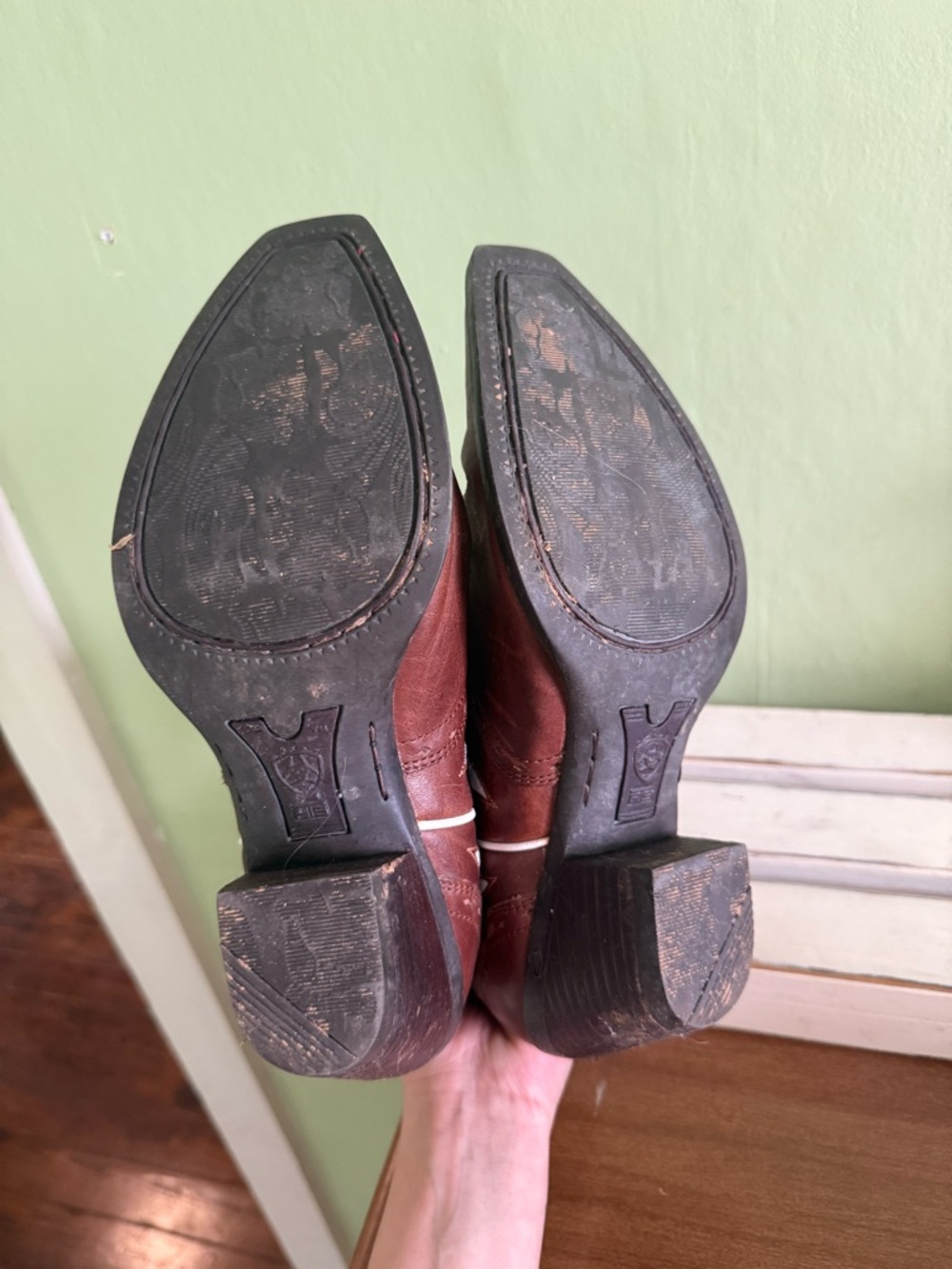 Ariat Point Toe Boots - Picture 6 of 6